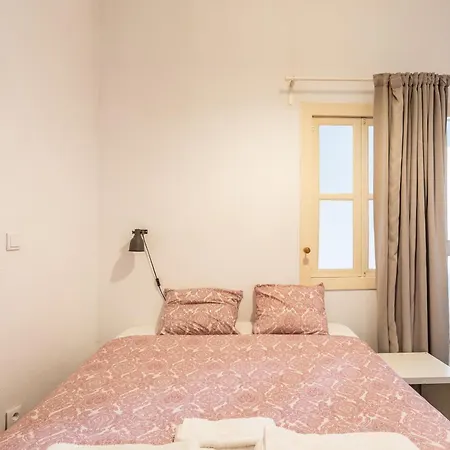 Alfama Typical 2 Bedroom * ליסבון