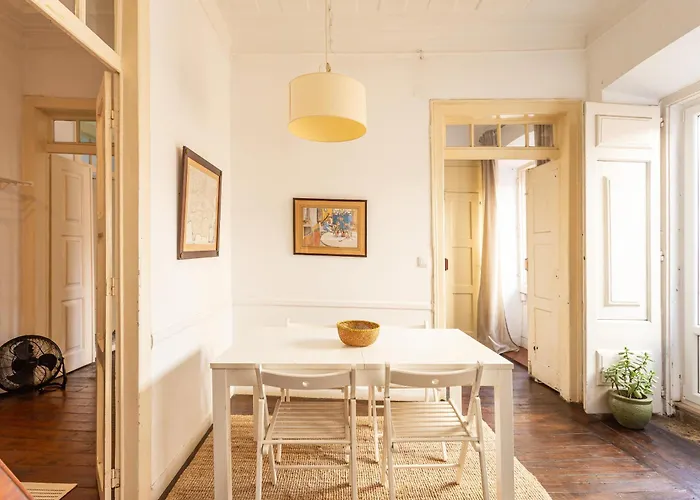 Alfama Typical 2 Bedroom ליסבון