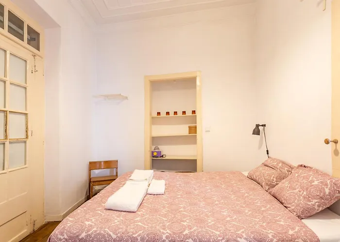 Alfama Typical 2 Bedroom ליסבון