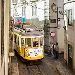 Appartamento Alfama Typical 2 Bedroom