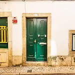 Alfama Typical 2 Bedroom Appartamento *
