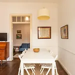 Appartamento Alfama Typical 2 Bedroom