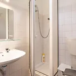 Alfama Typical 2 Bedroom * Lisbona