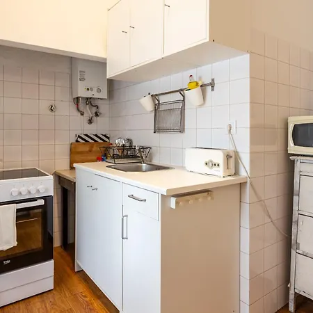 Alfama Typical 2 Bedroom 아파트 *