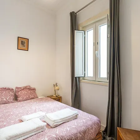 Alfama Typical 2 Bedroom Apartment Lissabon