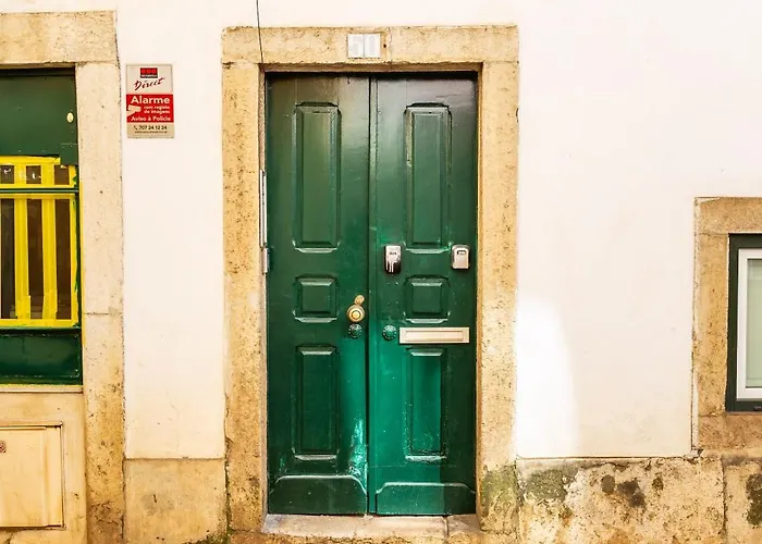Alfama Typical 2 Bedroom Appartement *