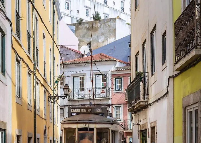 Alfama Typical 2 Bedroom Appartement