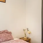 Alfama Typical 2 Bedroom Apartment *
