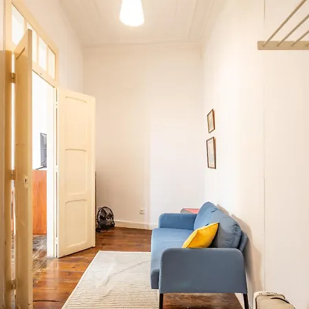 Daire Alfama Typical 2 Bedroom *