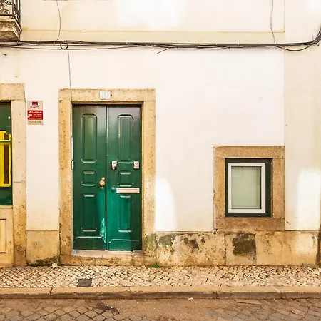Alfama Typical 2 Bedroom Daire *