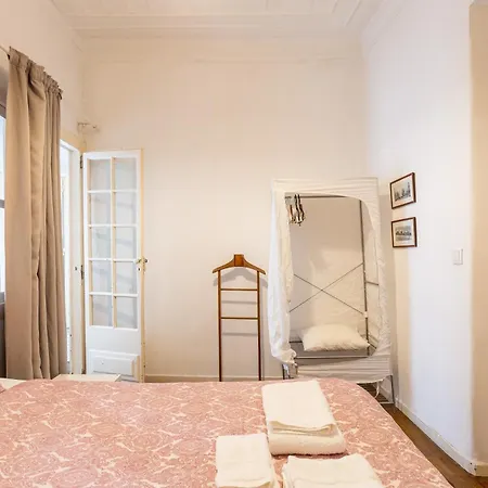 Alfama Typical 2 Bedroom דירה ליסבון