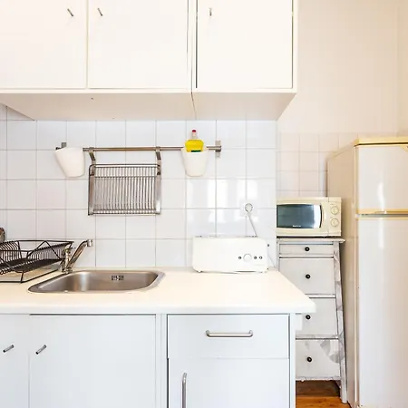 Alfama Typical 2 Bedroom * ליסבון